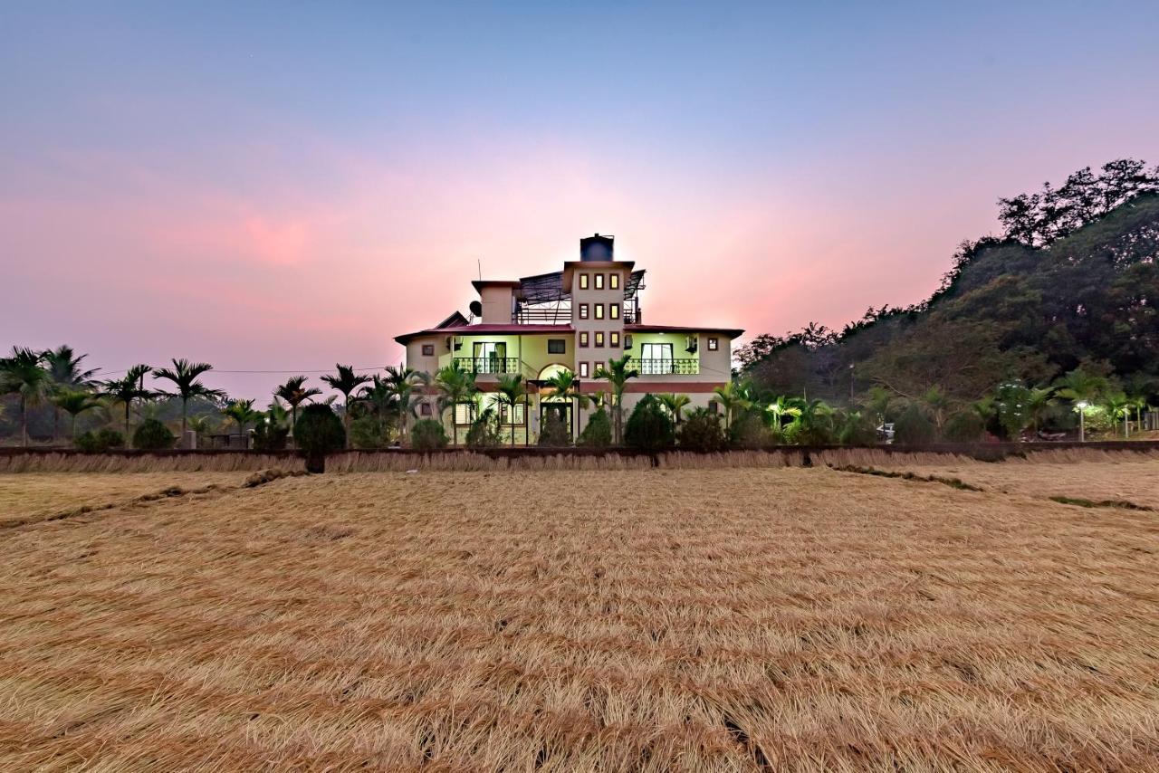 Saffronstays Ocean Breeze, Guhāgar Extérieur photo